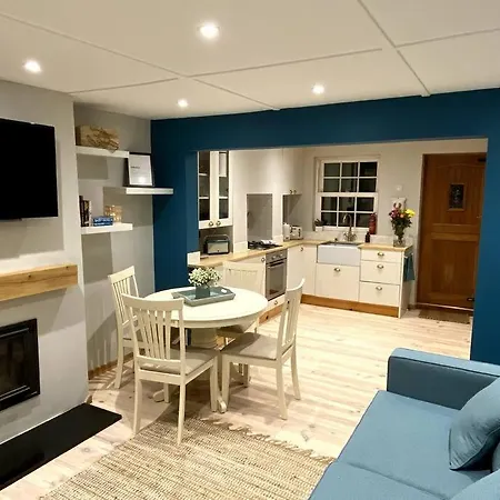 The Lost Lobster - 2 Bedroom Cottage With Parking Whitstable Exterior photo